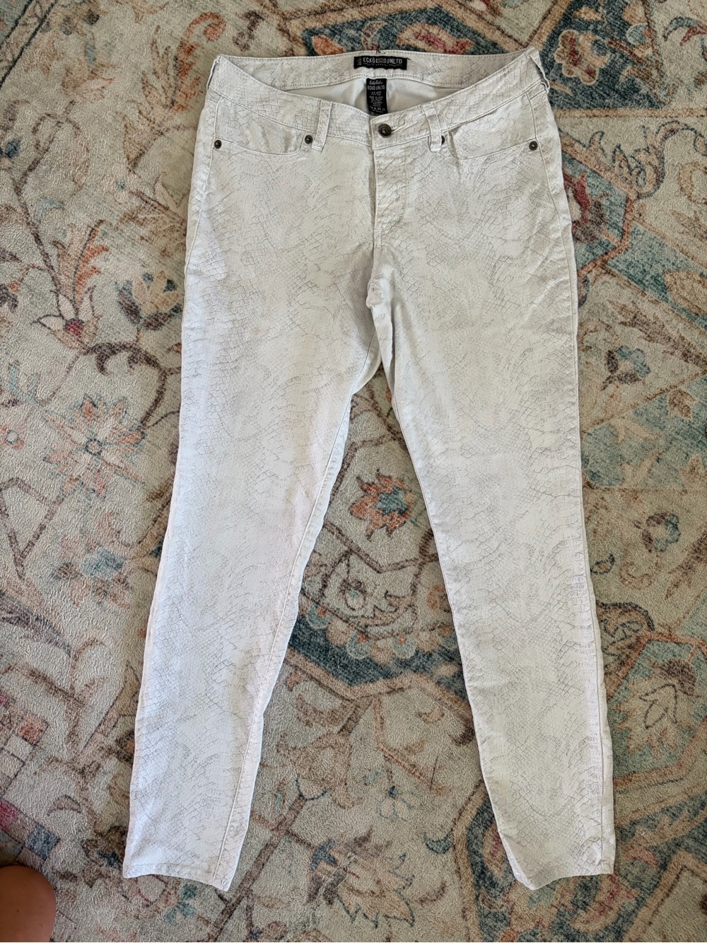 Eckō Red - Eckō Unltd White Snake-Print Skinny Jeans